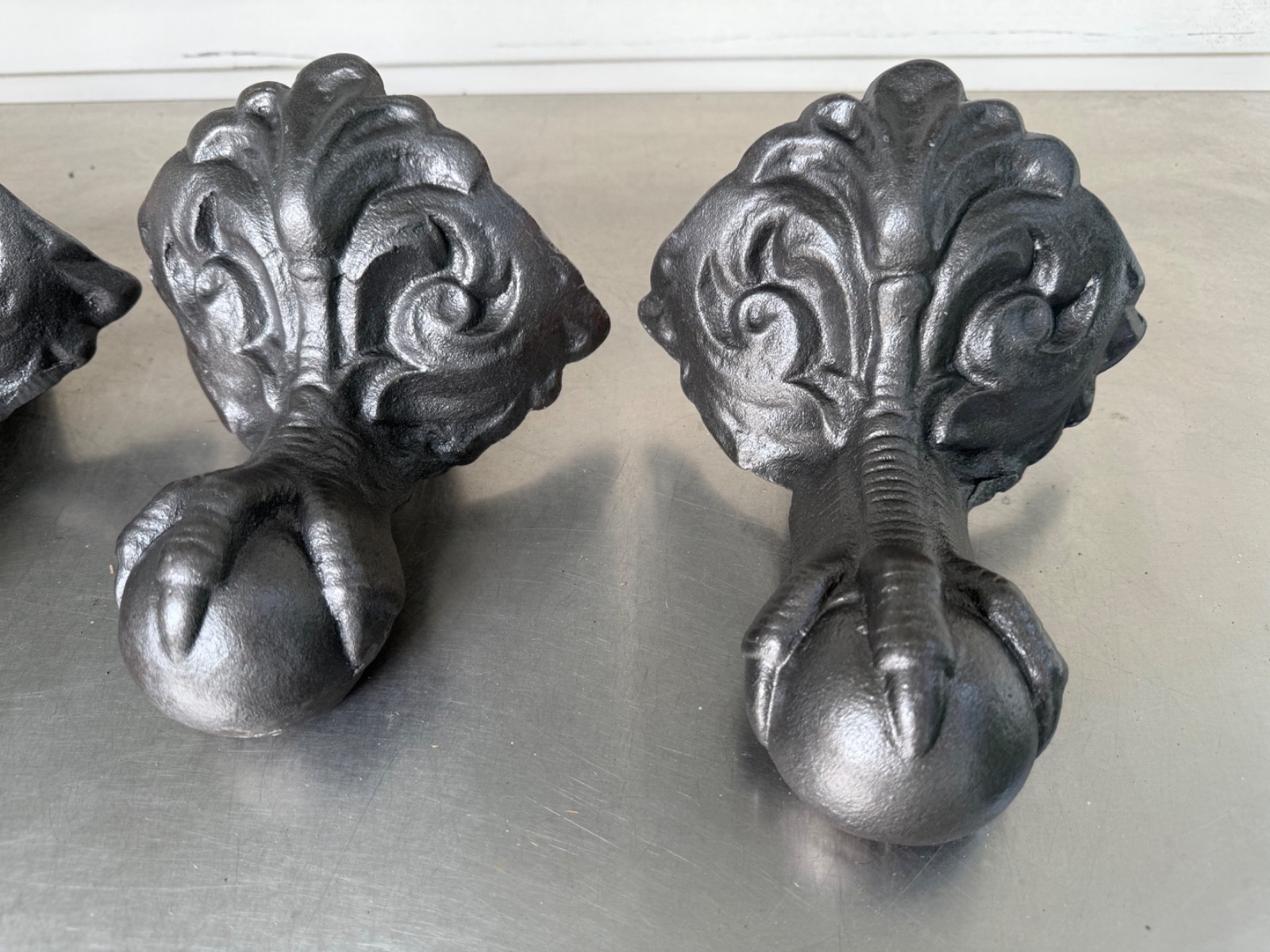 Lot of 4 Antique Fancy Clawfoot Cast Iron Tub Ball/Claw Bath Tub Feet Legs