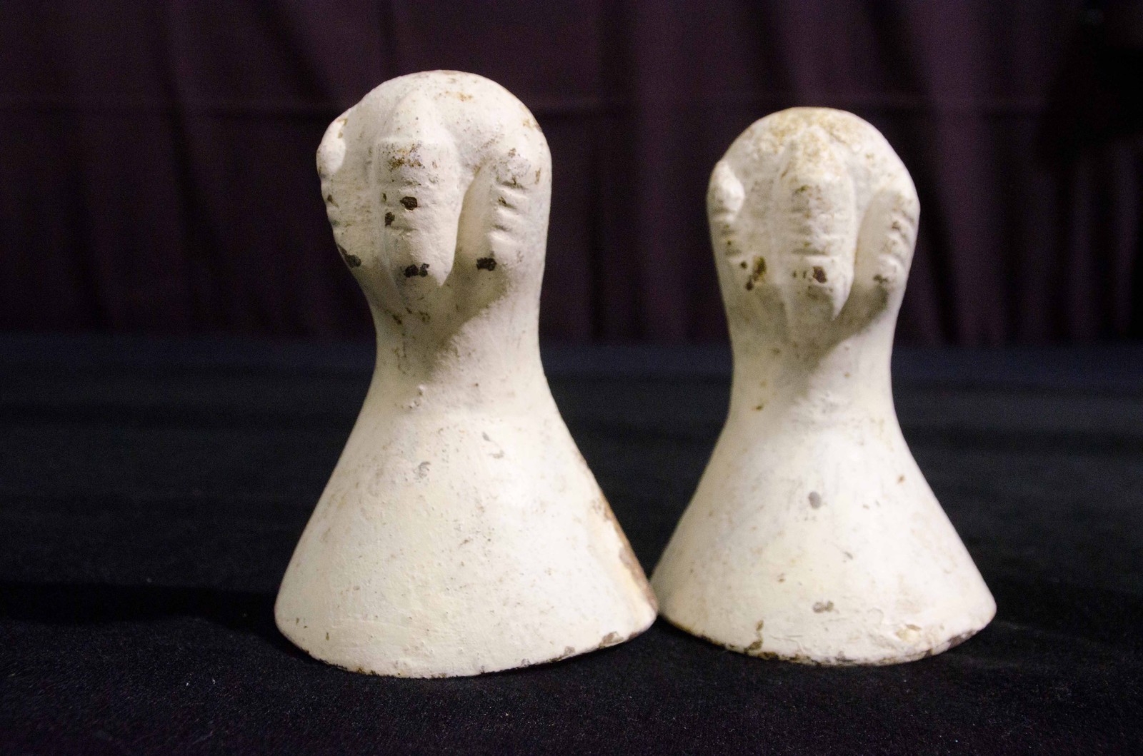 Pair of Antique Cast Iron Bathtub Feet/Legs Ball & Claw Feet Original w/ Bolts