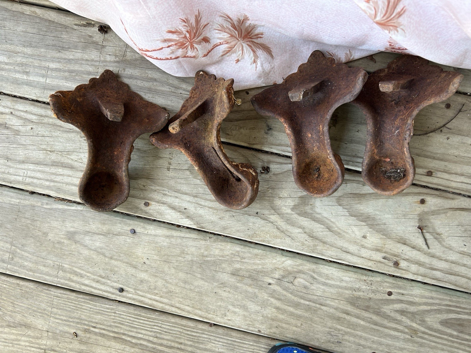 Set of 4 Antique Clawfoot Cast Iron Tub Ball Claw Bath Feet Legs ORIGINAL