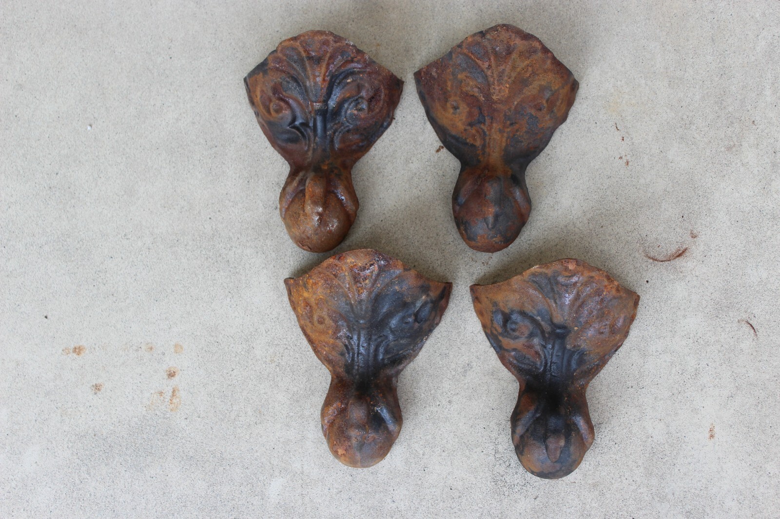 AS FOUND, SET OF ( 4 ) VTG. CAST IRON BATHTUB CLAW & BALL FEET WITH HOOK & NUT