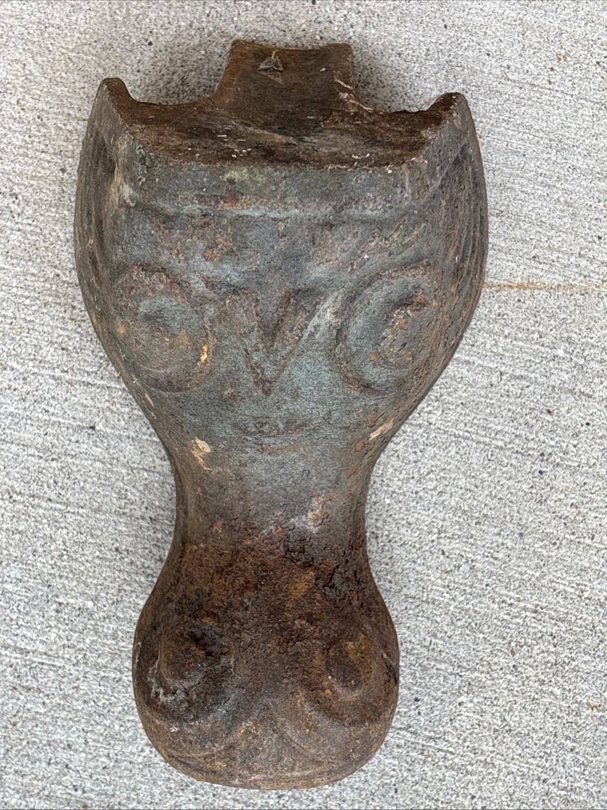 Antique Cast Iron Tub Foot Owl Design RARE!